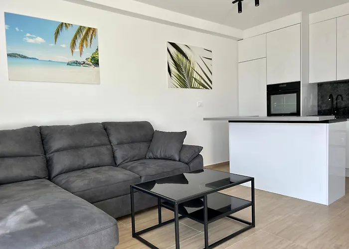 Palm Apartment, شقة بوفليانا