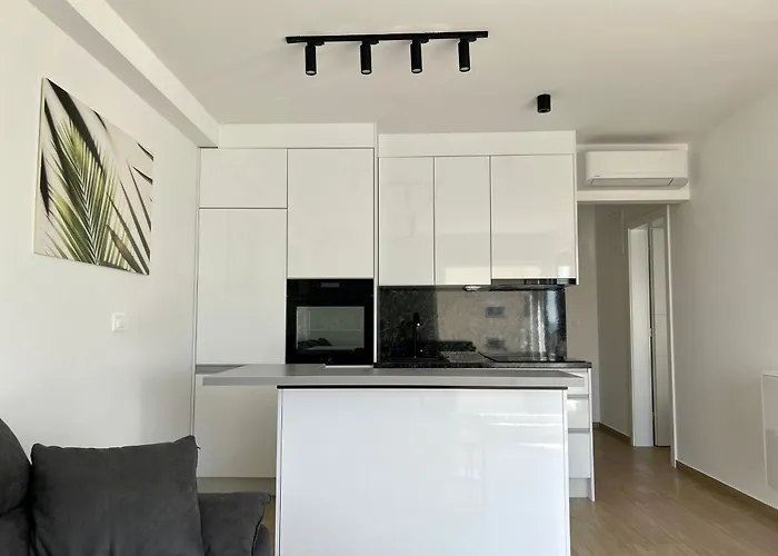 Palm Apartment, * Povljana