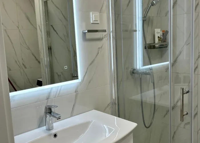 Palm Apartment, Apartment Povljana