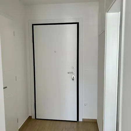 Palm Apartment, *