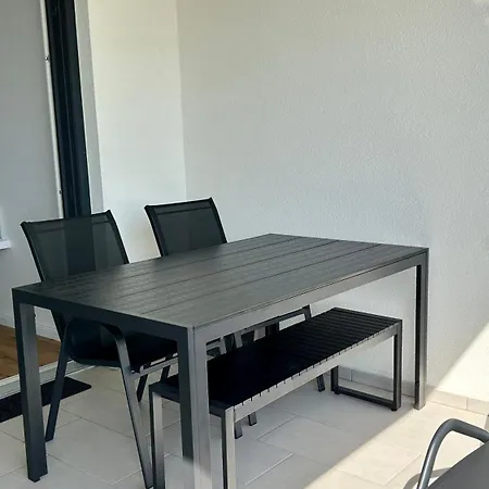 Palm Apartment,
