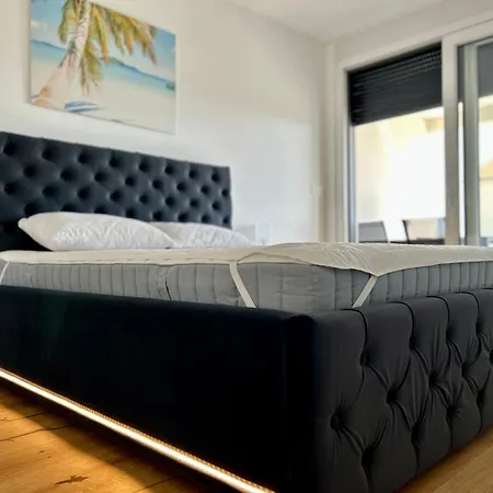 Palm Apartment, Apartmán