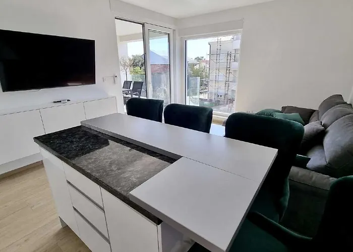 Palm Apartment, Lägenhet Povljana