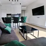 Palm Apartment, بوفليانا